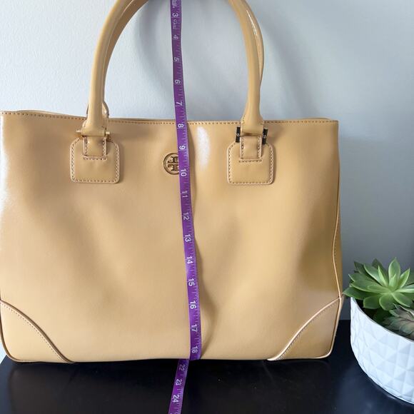 Tory Burch Robinson East West Tote Bag Tan Beige Camel Leather Large EUC - Picture 13 of 14